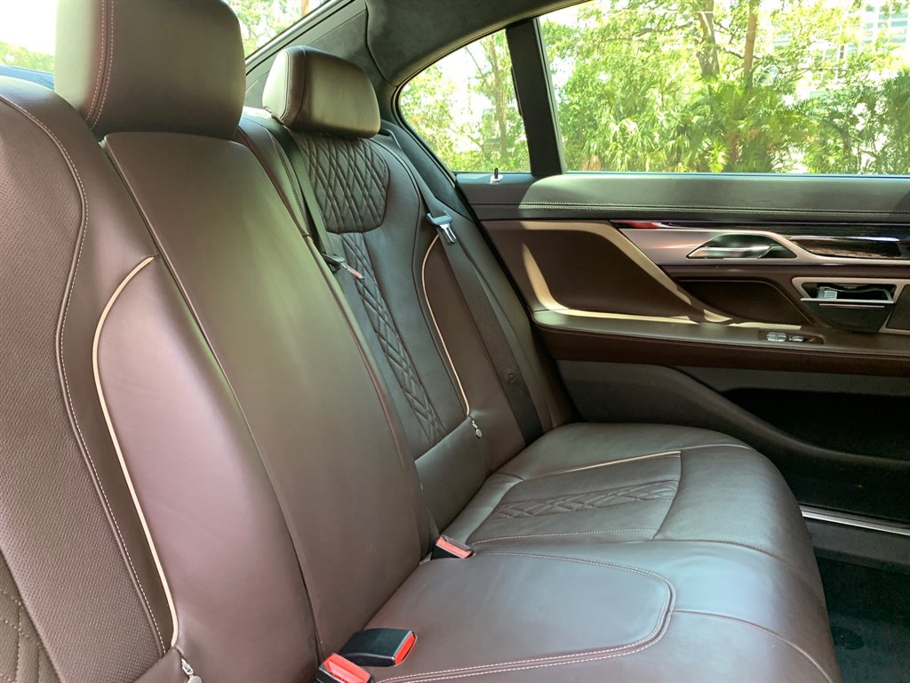 2016 BMW 7-Series 750xi photo