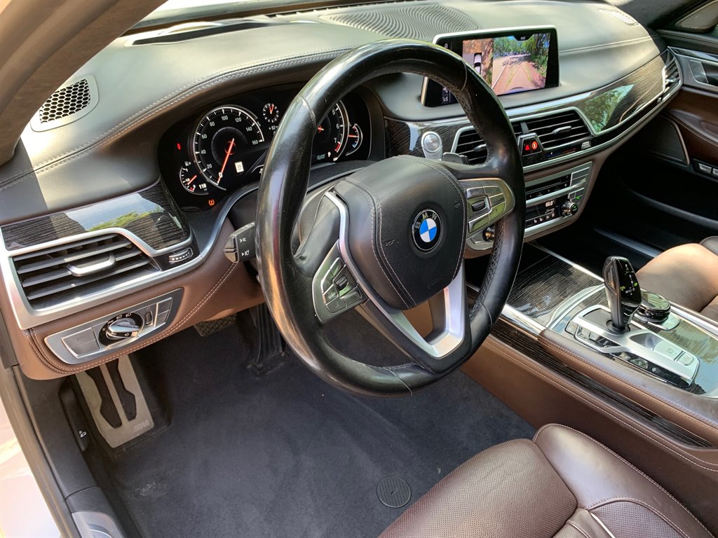 2016 BMW 7-Series 750xi photo