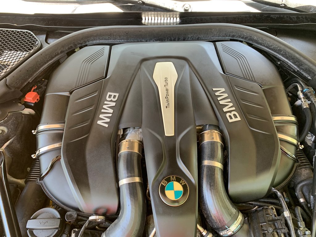 2016 BMW 7-Series 750xi photo