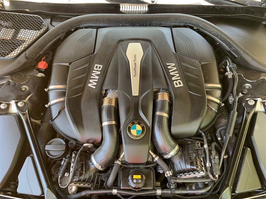 2016 BMW 7-Series 750xi photo