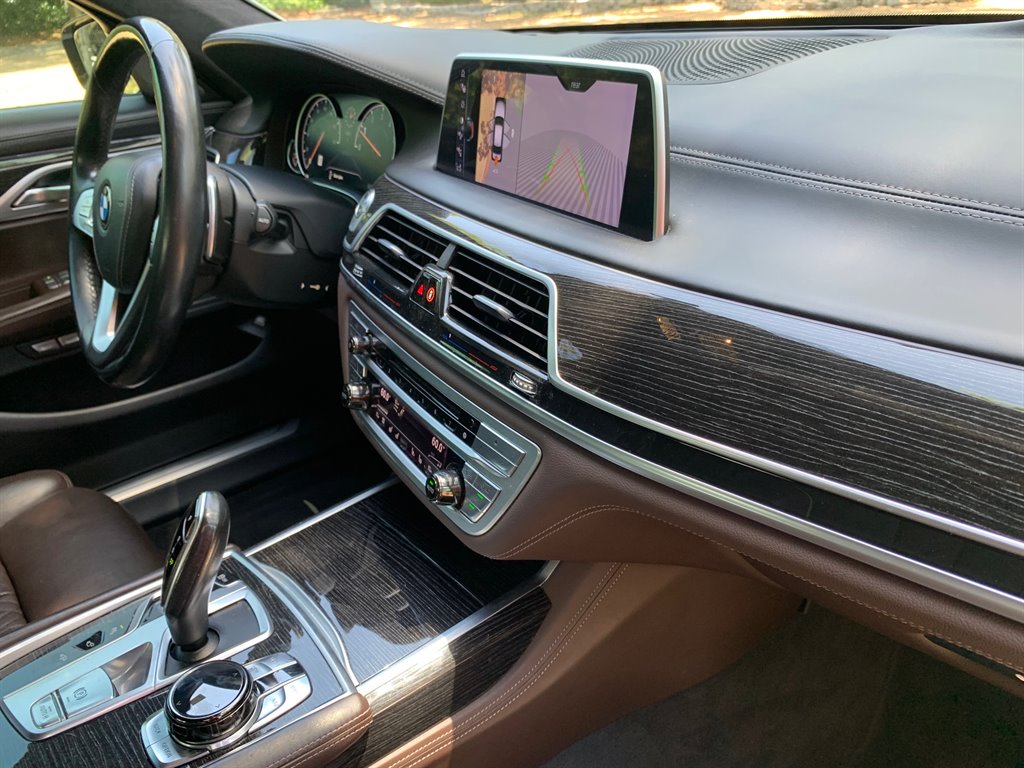 2016 BMW 7-Series 750xi photo