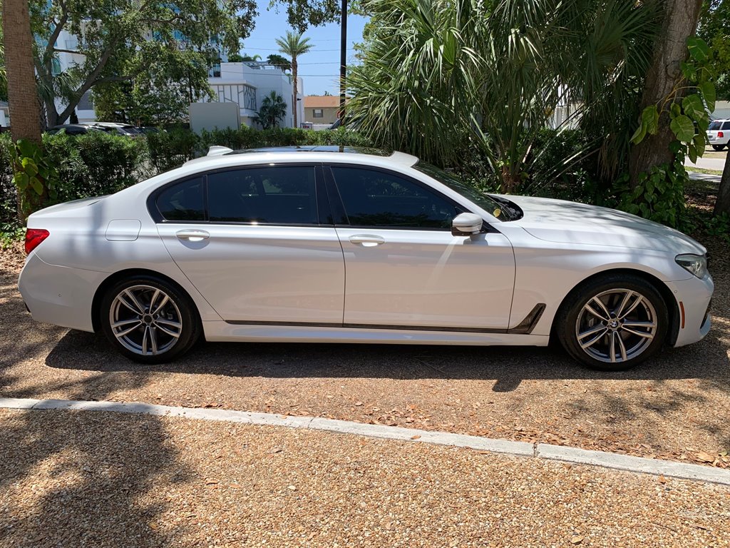 2016 BMW 7-Series 750xi photo
