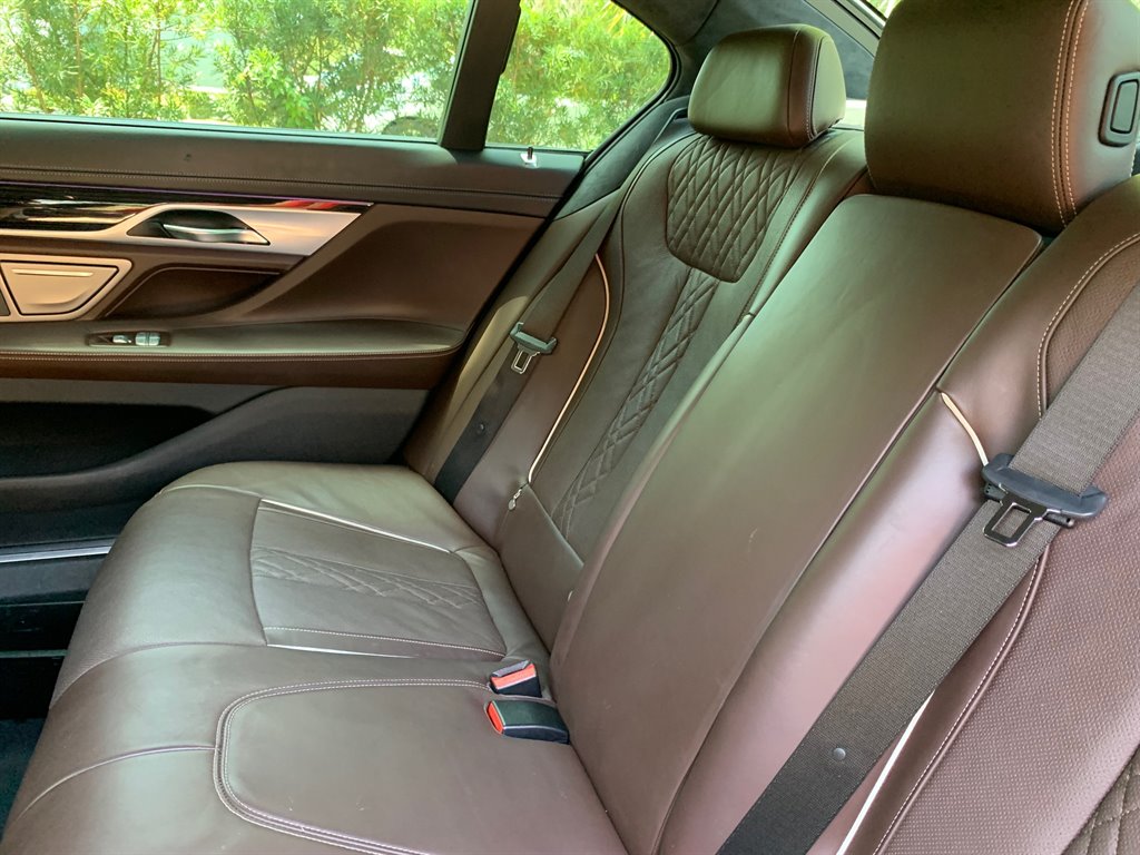 2016 BMW 7-Series 750xi photo