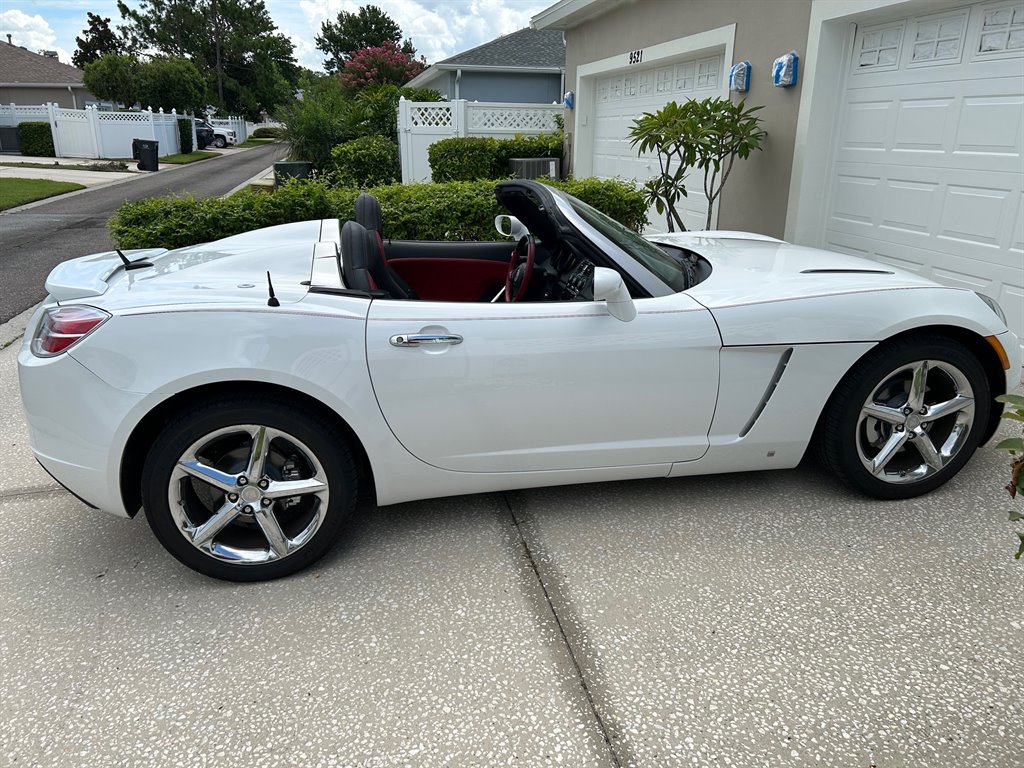 2008 Saturn SKY - $23,917
