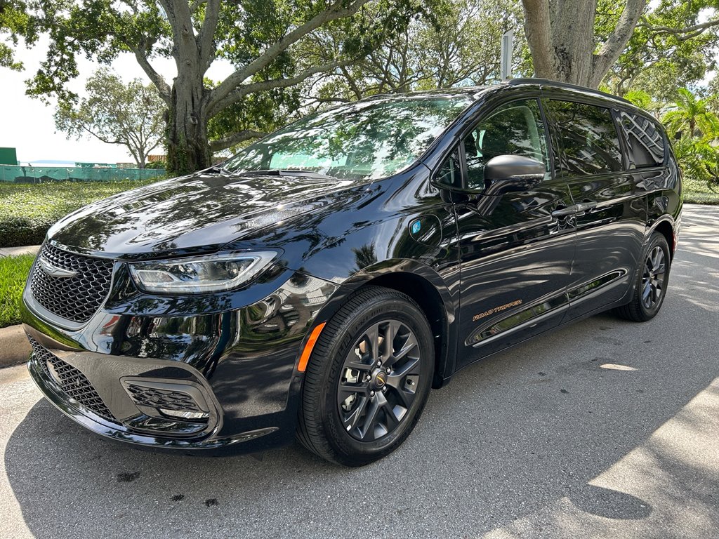 2024 Chrysler Pacifica - $32,949