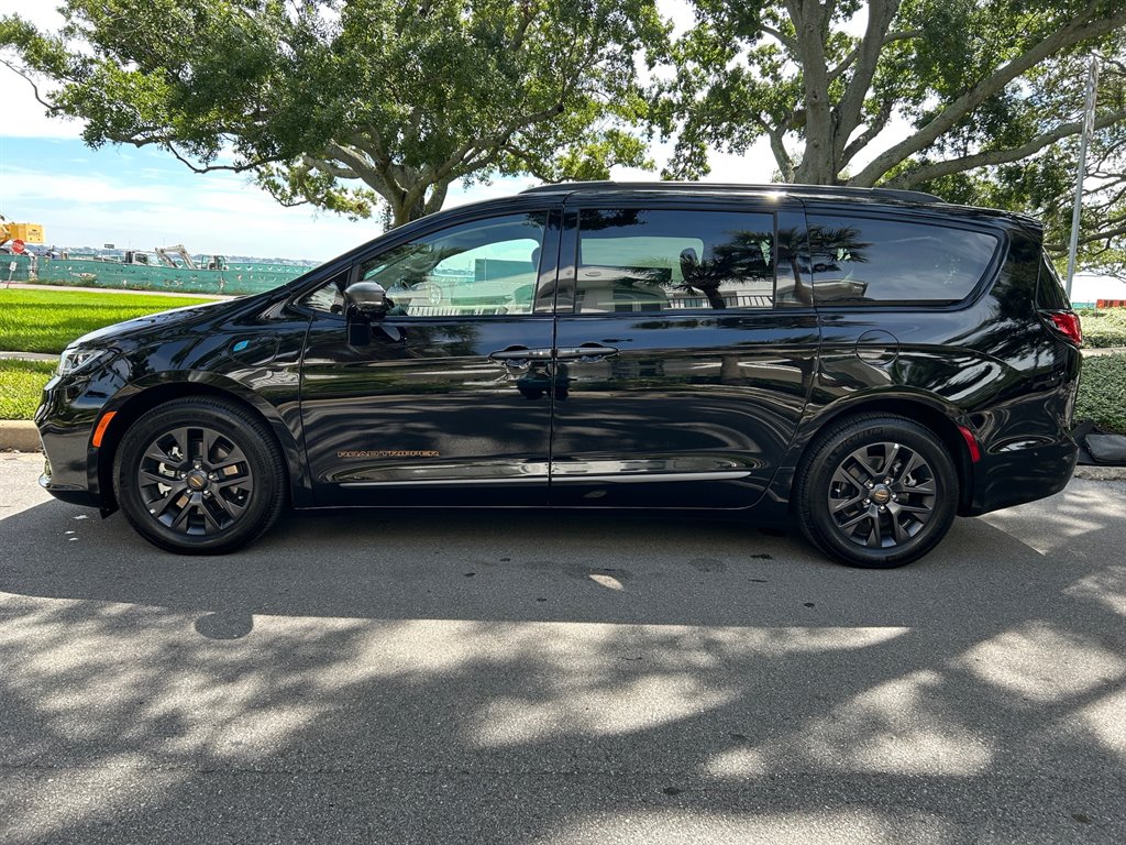 2024 Chrysler Pacifica - $32,949