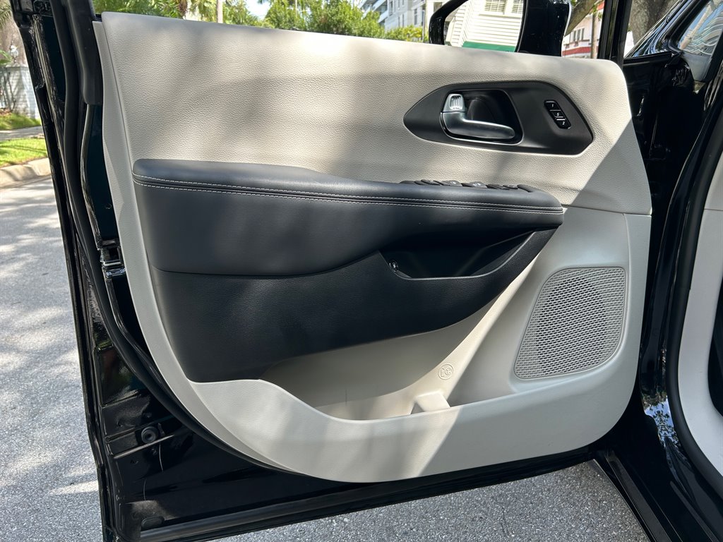 2024 Chrysler Pacifica - $32,949