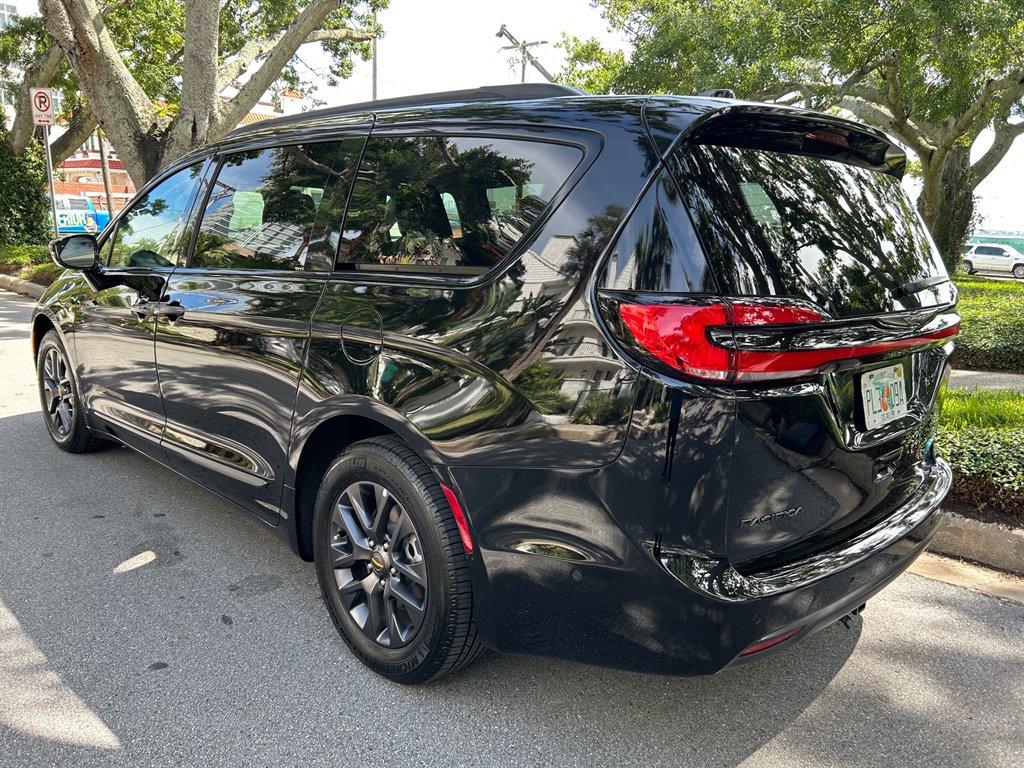 2024 Chrysler Pacifica - $32,949