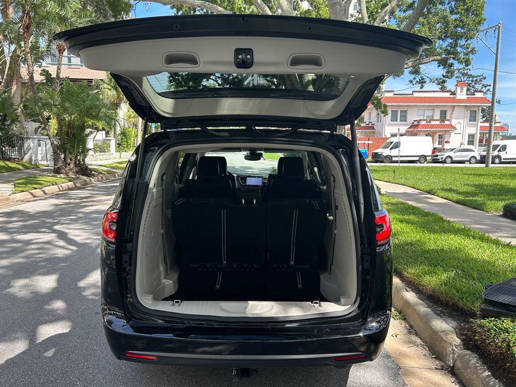 2024 Chrysler Pacifica - $32,949