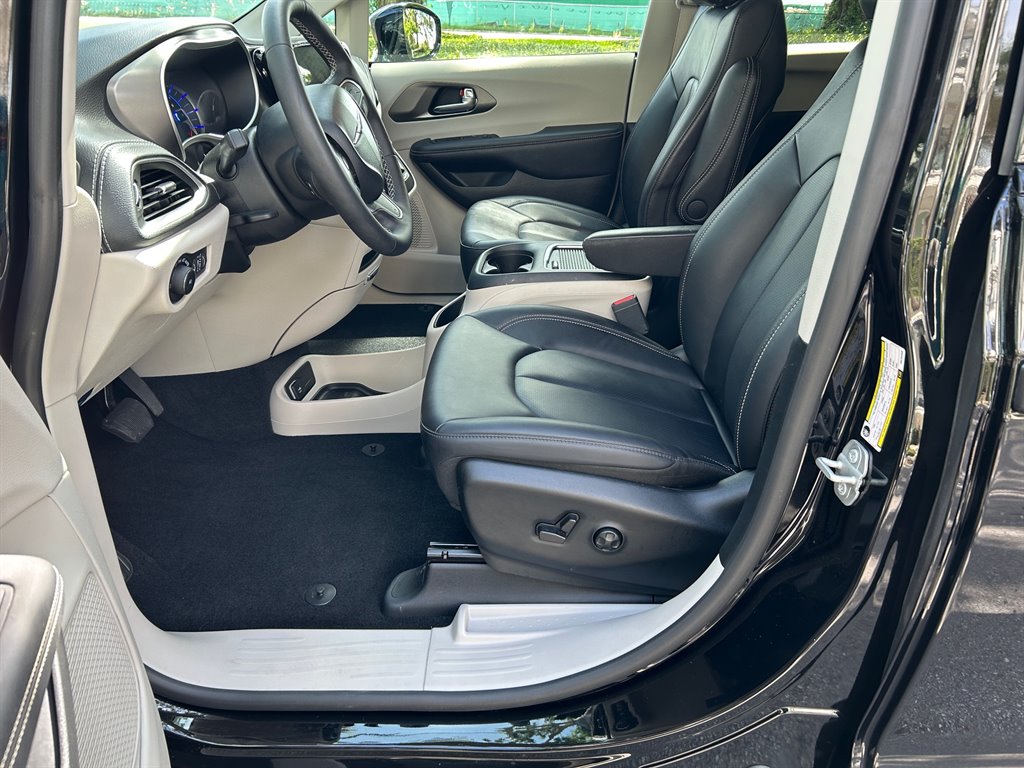2024 Chrysler Pacifica - $32,949