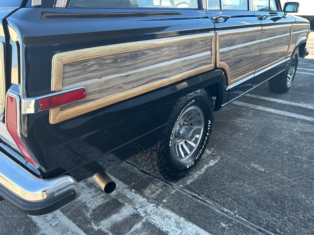 1989 Jeep Grand Wagoneer - $39,917