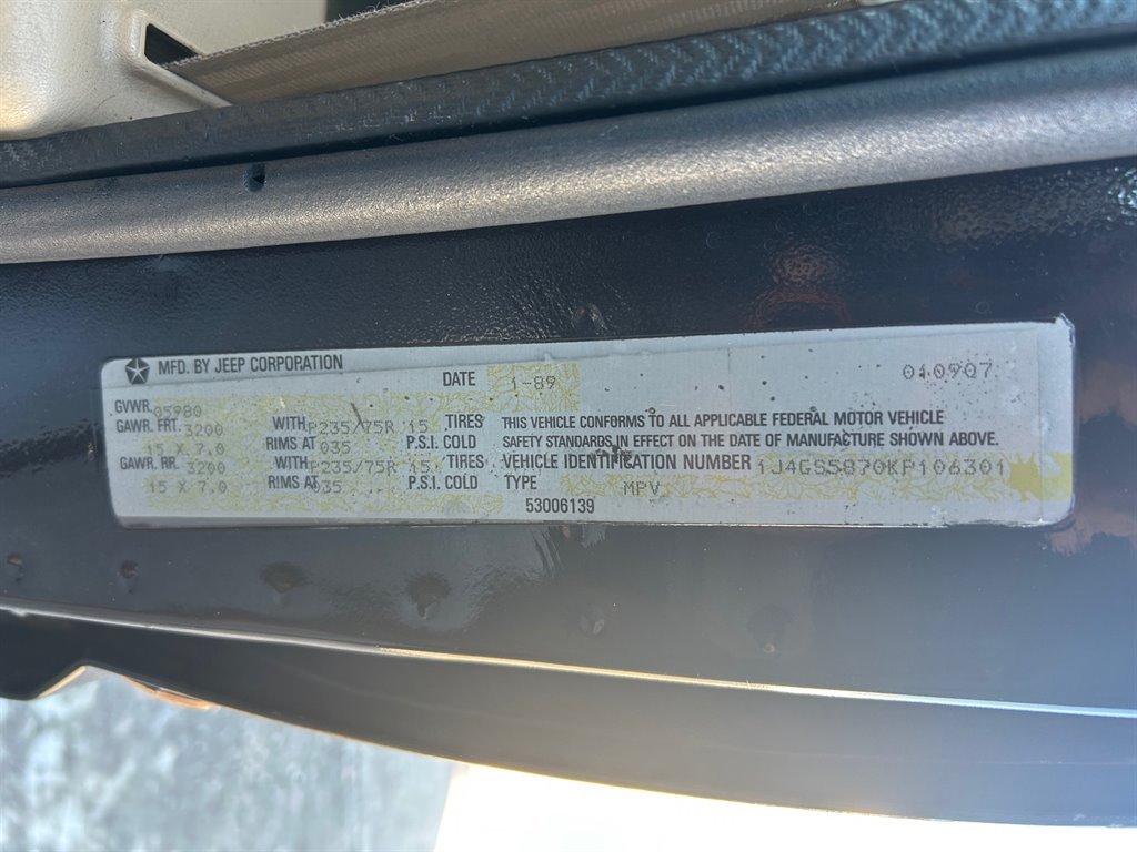 1989 Jeep Grand Wagoneer - $39,917