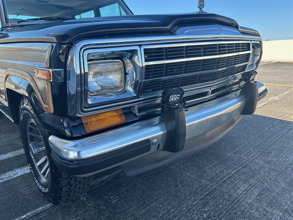 1989 Jeep Grand Wagoneer - $39,917