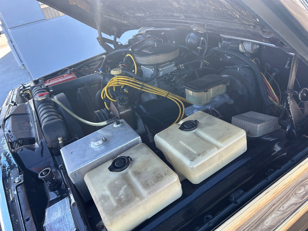 1989 Jeep Grand Wagoneer - $39,917