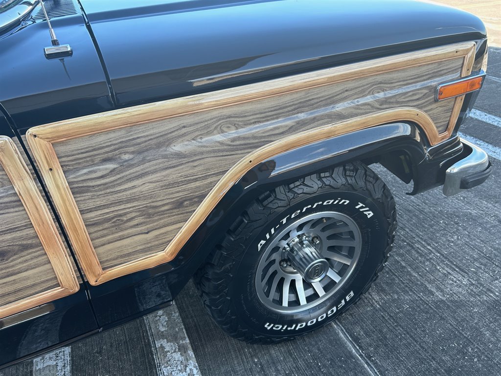 1989 Jeep Grand Wagoneer - $39,917