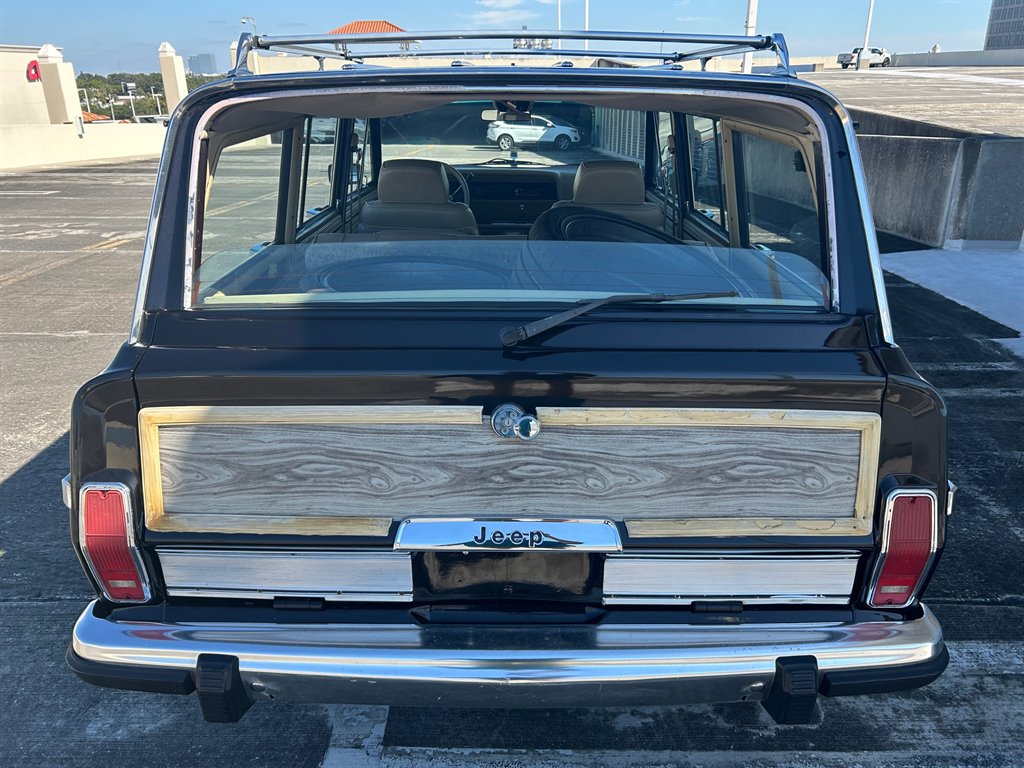 1989 Jeep Grand Wagoneer - $39,917