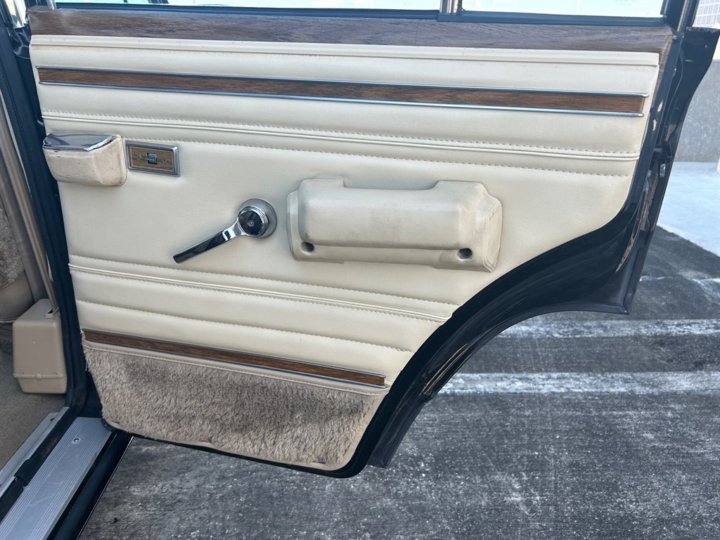 1989 Jeep Grand Wagoneer - $39,917