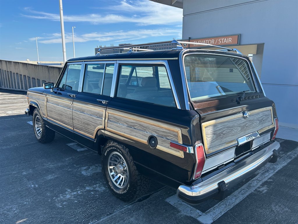 1989 Jeep Grand Wagoneer - $39,917