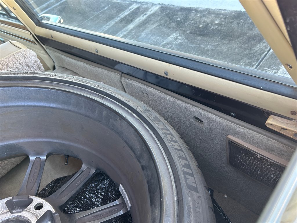 1989 Jeep Grand Wagoneer - $39,917
