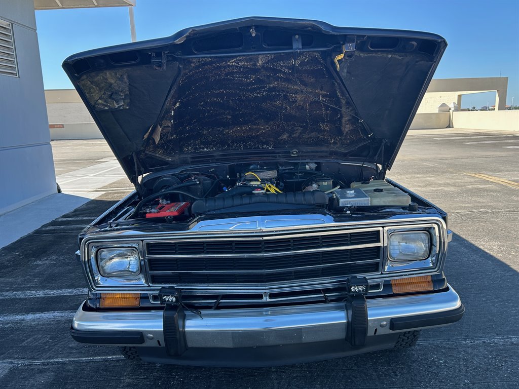 1989 Jeep Grand Wagoneer - $39,917