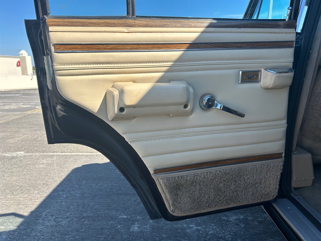 1989 Jeep Grand Wagoneer - $39,917