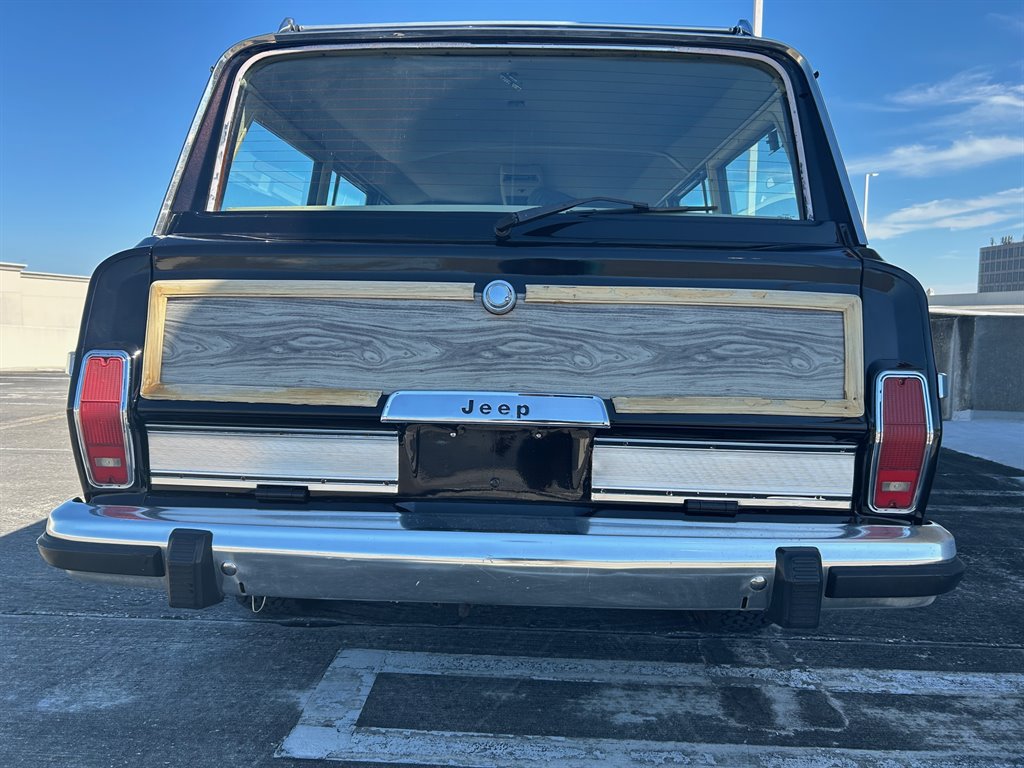 1989 Jeep Grand Wagoneer - $39,917
