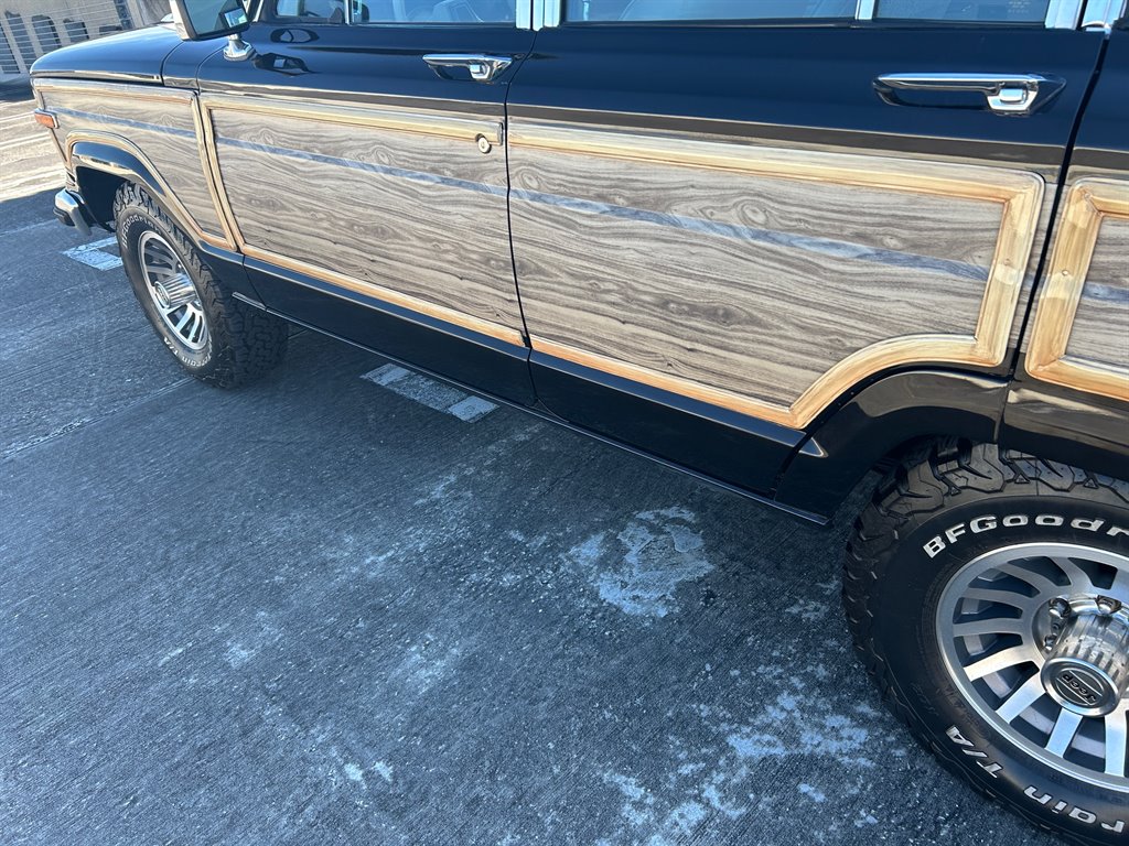 1989 Jeep Grand Wagoneer - $39,917