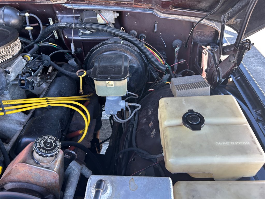 1989 Jeep Grand Wagoneer - $39,917