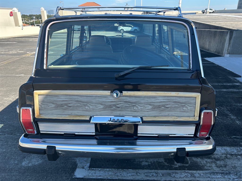 1989 Jeep Grand Wagoneer - $39,917
