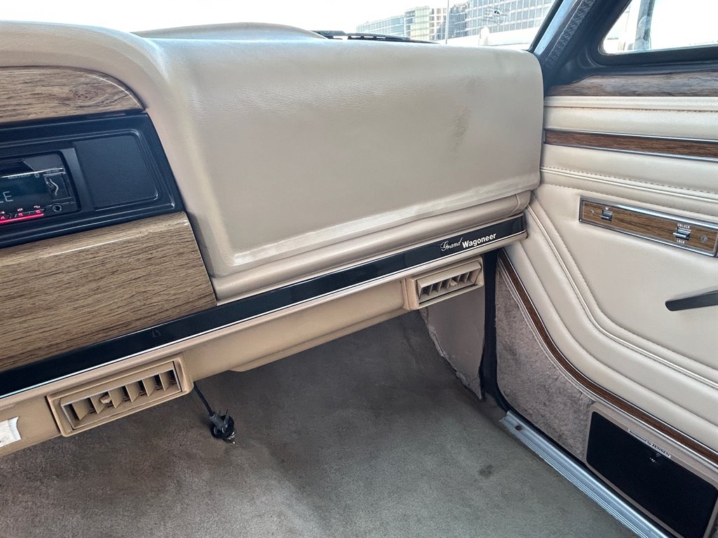1989 Jeep Grand Wagoneer - $39,917