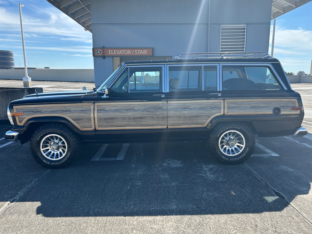 1989 Jeep Grand Wagoneer - $39,917