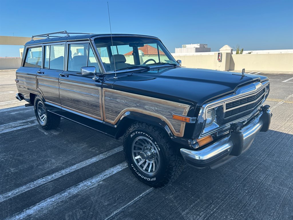 1989 Jeep Grand Wagoneer - $39,917