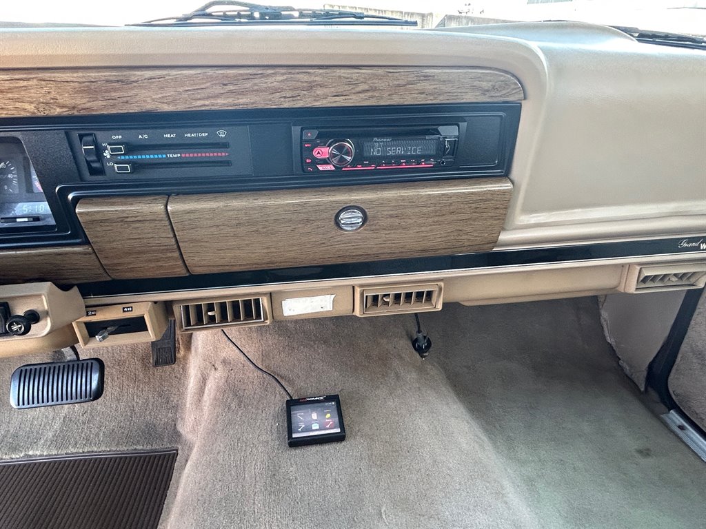 1989 Jeep Grand Wagoneer - $39,917