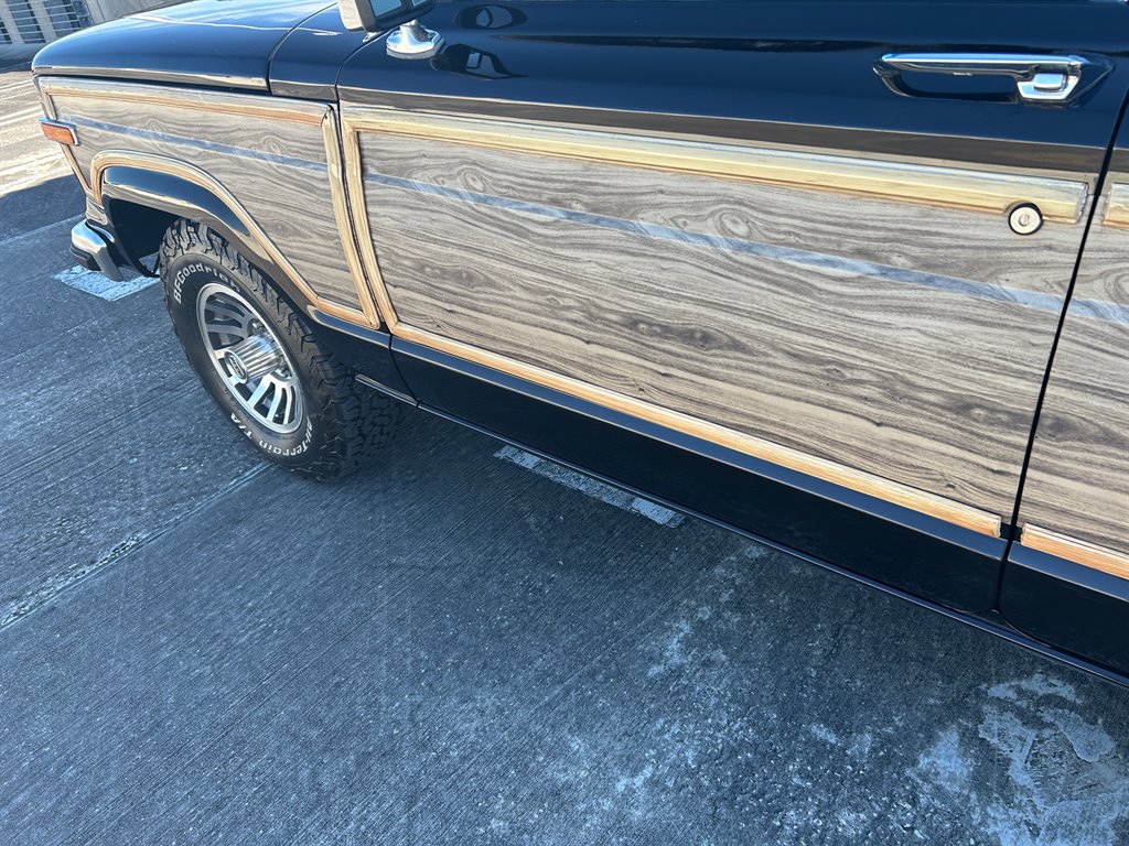 1989 Jeep Grand Wagoneer - $39,917