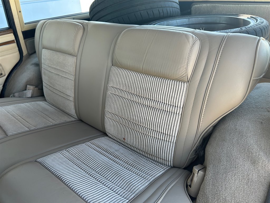 1989 Jeep Grand Wagoneer - $39,917