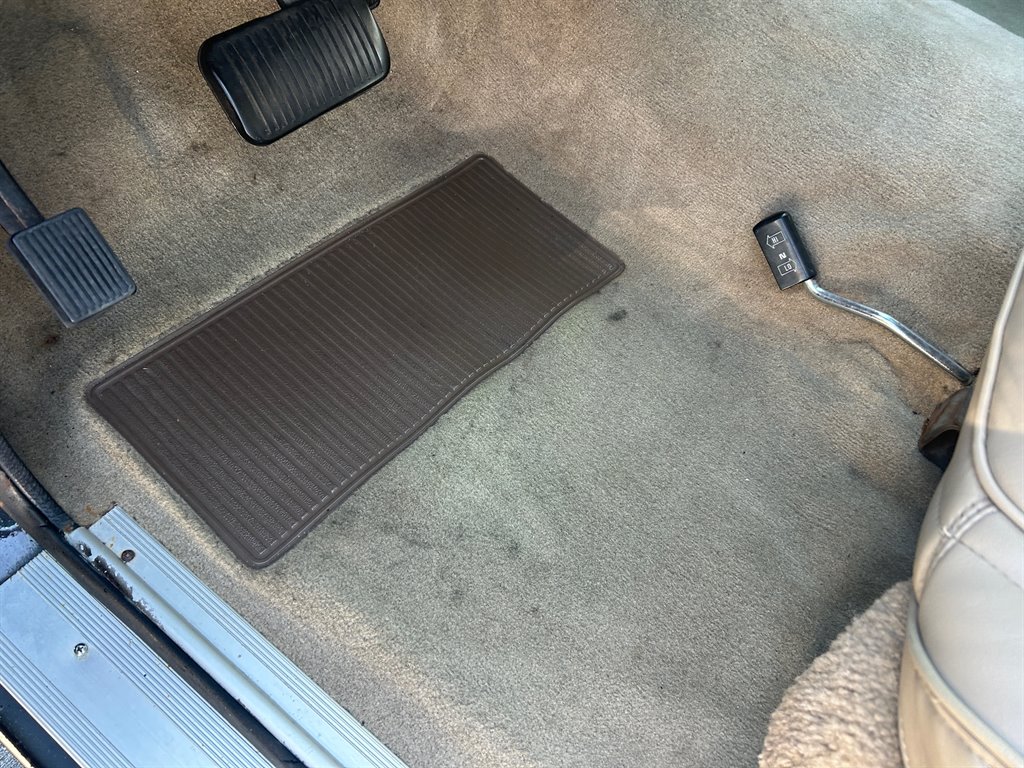 1989 Jeep Grand Wagoneer - $39,917
