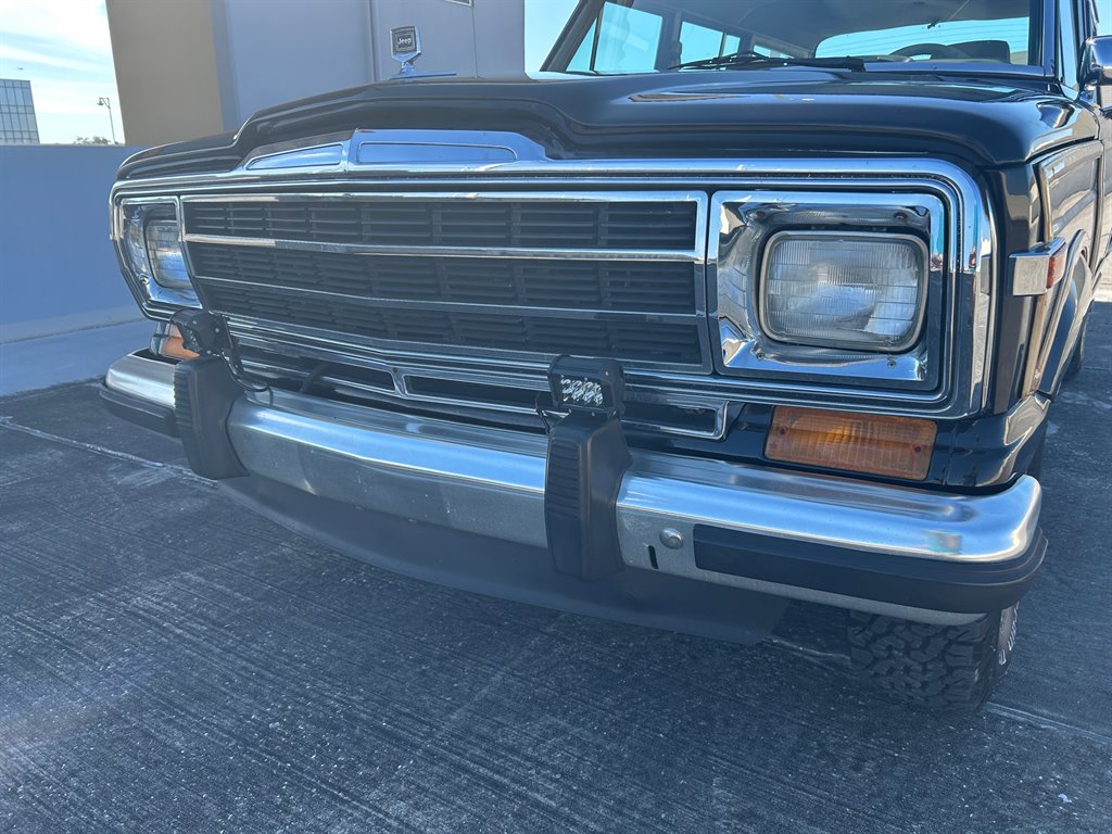 1989 Jeep Grand Wagoneer - $39,917