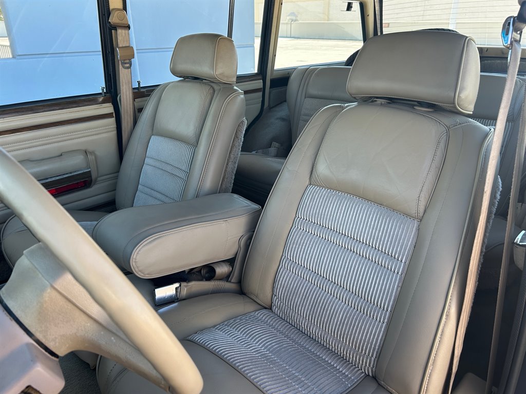 1989 Jeep Grand Wagoneer - $39,917