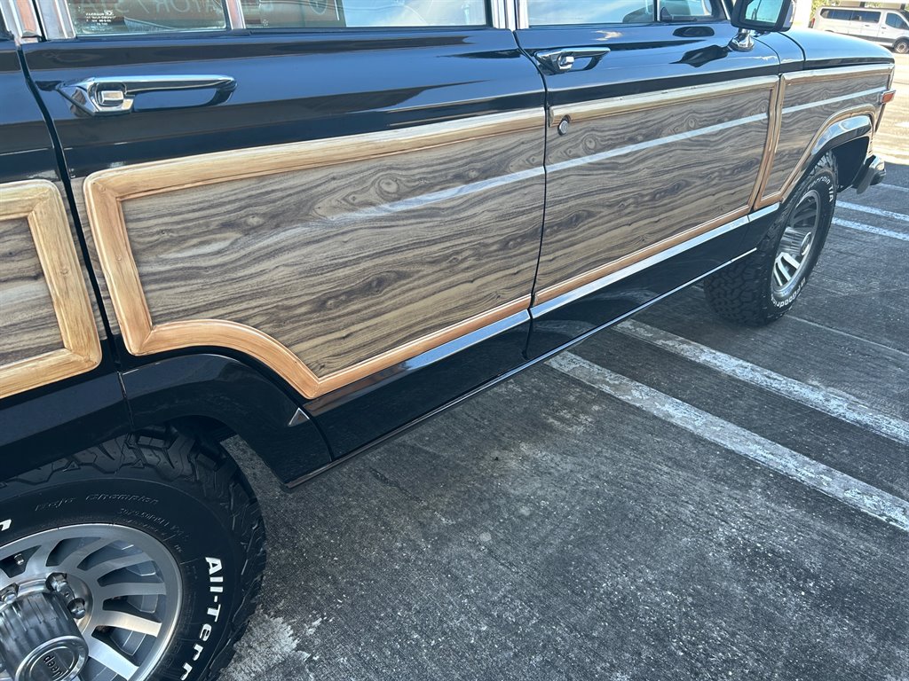 1989 Jeep Grand Wagoneer - $39,917