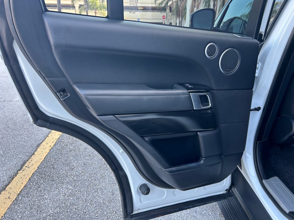 2016 Land Rover Range Rover - $15,917