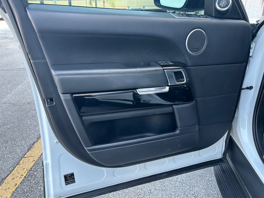 2016 Land Rover Range Rover - $15,917