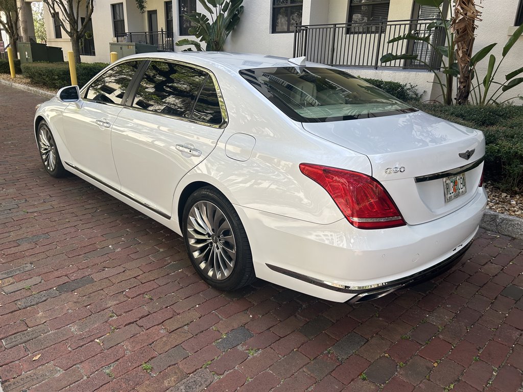 2017 Genesis G90 - $15,549