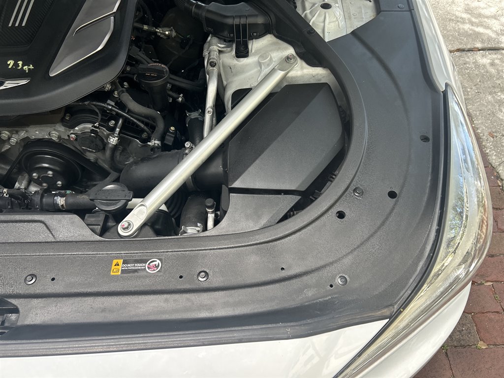 2017 Genesis G90 - $15,549