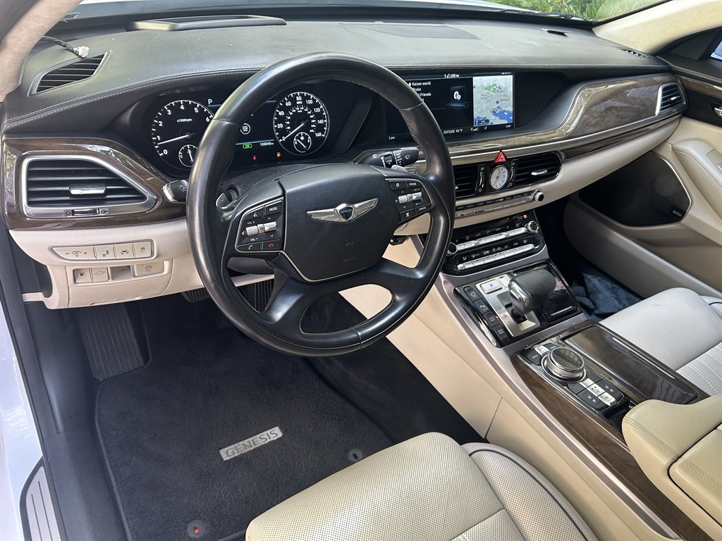 2017 Genesis G90 - $15,549