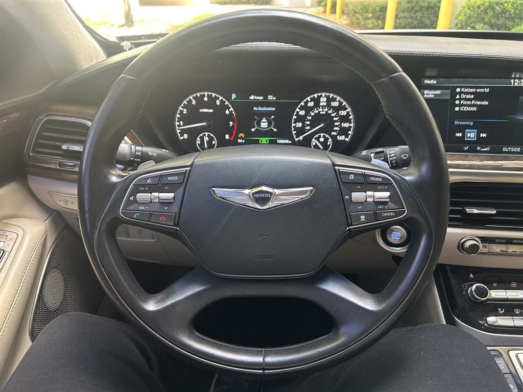 2017 Genesis G90 - $15,549