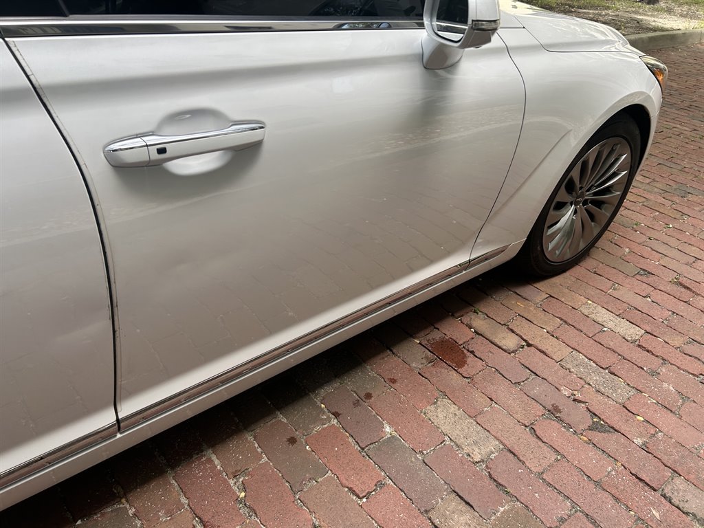 2017 Genesis G90 - $15,549