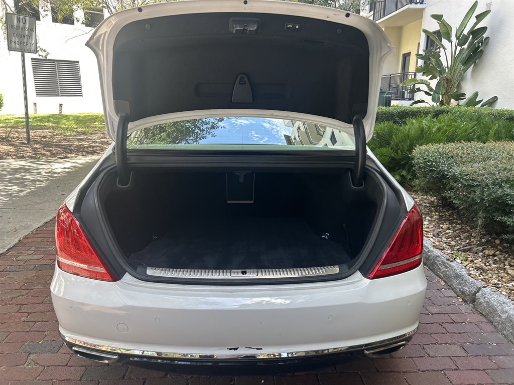 2017 Genesis G90 - $15,549