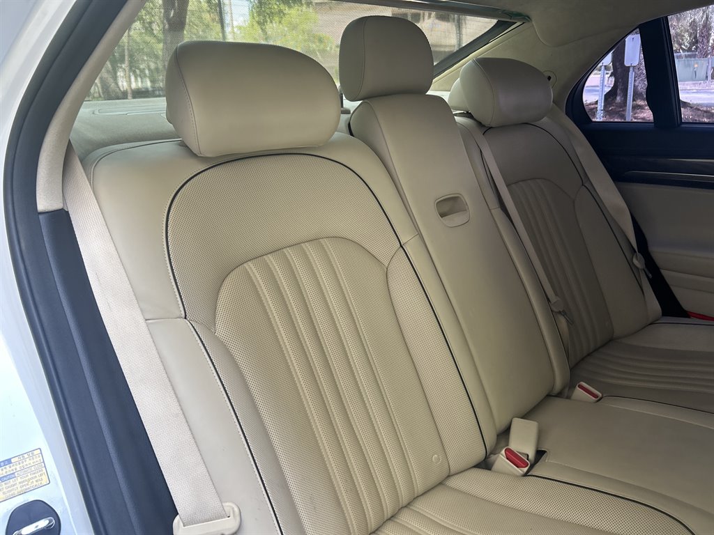 2017 Genesis G90 - $15,549