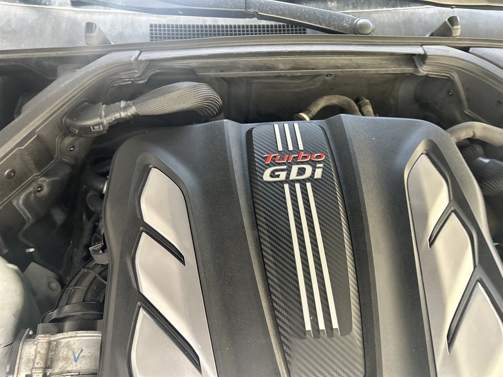 2017 Genesis G90 - $15,549