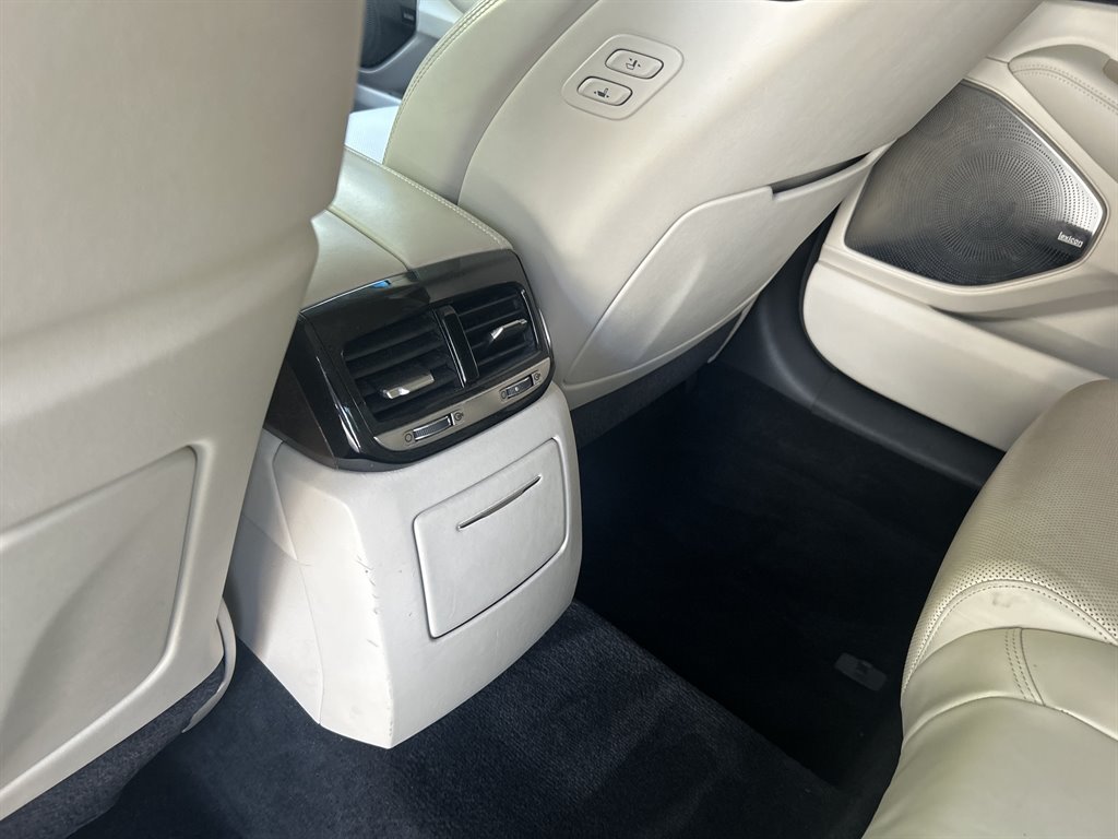 2017 Genesis G90 - $15,549